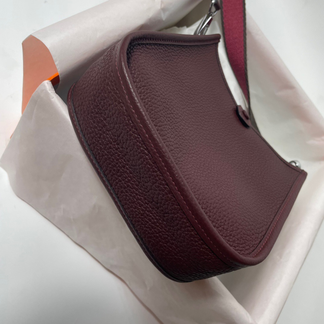 Hermes Evelyne 16 Amazone TPM Shoulder Bag In Bordeaux Clemence Leather